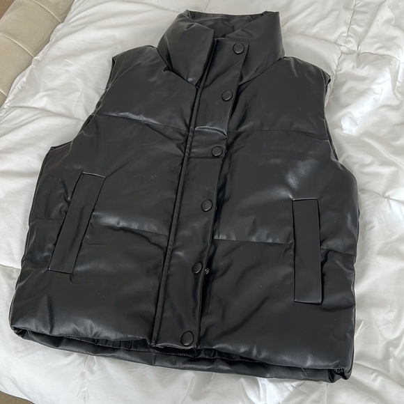 Leather vest - Picture 2 of 4